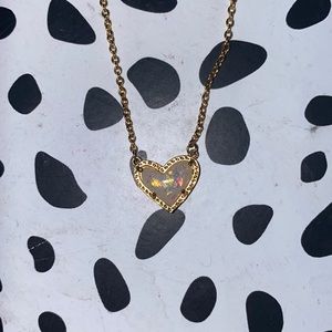 Kendra Scott necklace